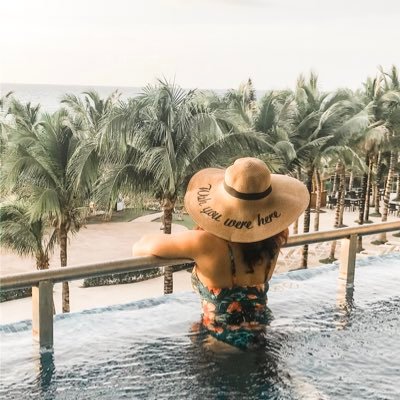 X_tiNa19's profile picture. Sometimes all we have are dreams of the memories... ♥