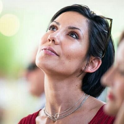 Per molti anni sono stata l'amica inutile, che non beveva e non guidava.
Ora una delle due variabili è cambiata e la gente mi apprezza di più.