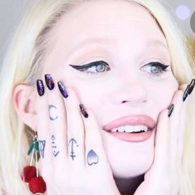AfkRoblox's profile picture. I do items hacks for ideas I LOVEE LOVE LOVEEE Cyber and Leah ❤️