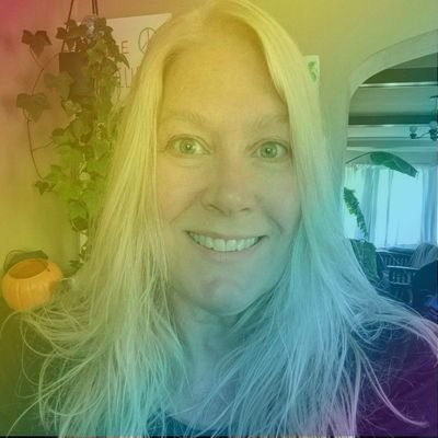 mom, coder, weary optimist☮️ 
fan of sci-fi, audiodramas, and everything science🔭🪐🧪🌏 
#ally🏳️‍🌈🖤🩶🤍💜🏳️‍⚧️ (she/her)