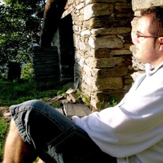 Jalbertbel's profile picture. Estudiante profesional retirado. Ahora dedicado a los asuntos del corazón.