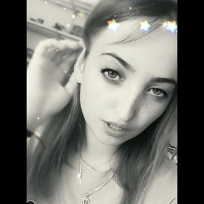 xhi_al's profile picture. 😌