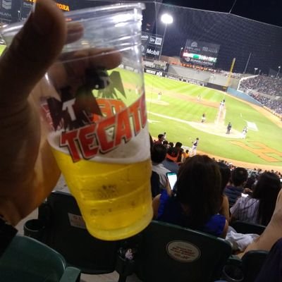 Un ingeniero que le gustan las apuestas.
Naranjeros ⚾🍊
Redsox 🧦🔴