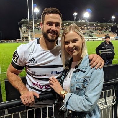 Pro rugby player 🏉 Sponsored by @UnderArmourUK Managed by @esportif Ambassador for @rsabi Instagram @alex_dunbar23