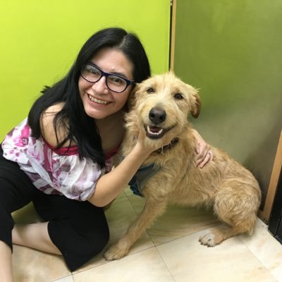 PURA LENGUA (no a la inversa). Sintaxista, discursivista, traductóloga, profe, editora y lo que se acumule.