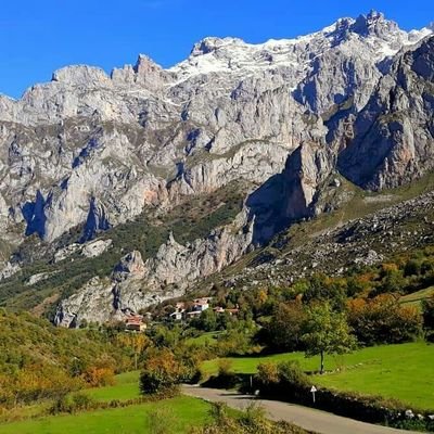 En el Corazón de los Picos de Europa. Turismo, Naturaleza, Aventura, Cultura, Montaña, Tradición, Arquitectura, Gastronomía, Deporte, Historia #DescubreValdeon