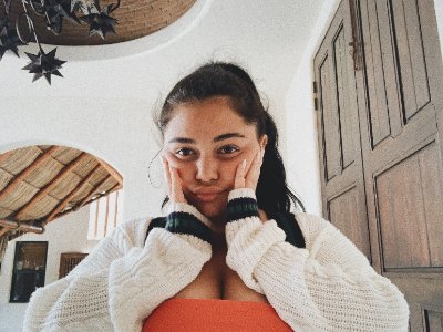 QueenVibes4's profile picture. Literally just on here so I can find a tweet to write about for English