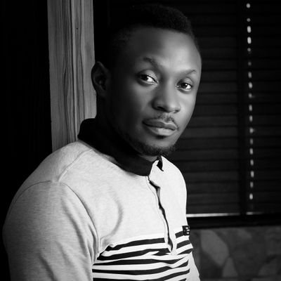 I'm smart, composed, friendly, a chemist and an entrepreneur who loves God with my whole heart.. I love music n playing the piano.