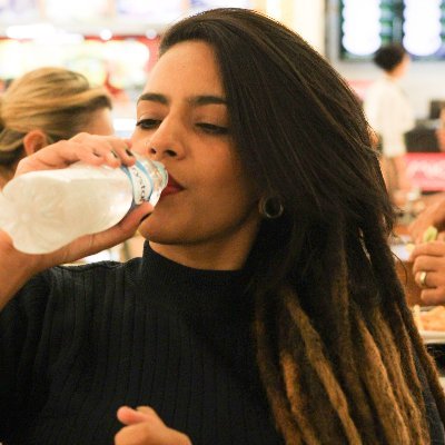 Pollyyvas's profile picture. 