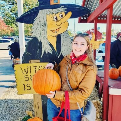 shelbsmariel's profile picture. Production manager guru. Cat mom. Windy City dweller. Maybe I'll say something interesting, stay tuned.