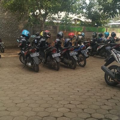 PujoAntoko's profile picture. seorang laki laki