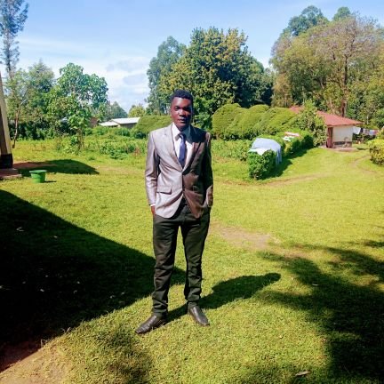 COMRADE @MMUST Main Campus. Like playing Football, Hockey and Pool.From Kisumu city. Manchester United fan.Card and Pool player i.e Gambler.GOD FEARING $ NEAT