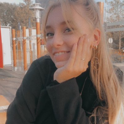 thankunnext05's profile picture. 𝖿𝗈𝗅𝗅𝗈𝗐𝖾𝖽 𝖻𝗒 𝖠𝗋𝗂𝖺𝗇𝖺 & 𝖥𝗋𝖺𝗇𝗄𝗂𝖾 𝖦𝗋𝖺𝗇𝖽𝖾 ☁️