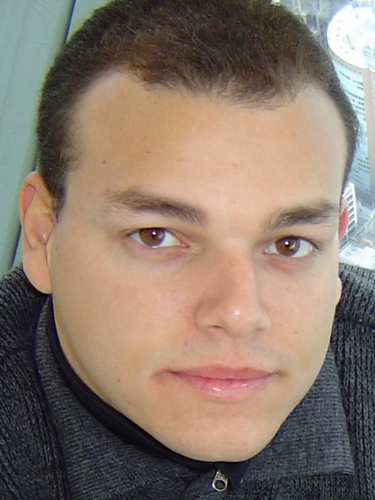 Graduado em Sistemas de Informação e especialista em Análise de Testes de Software. Atualmente Engenheiro de Testes no CESAR Recife.