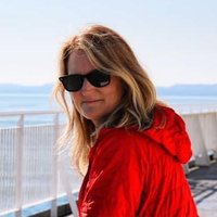 Susan R-B (@girlinred) 's Twitter Profile