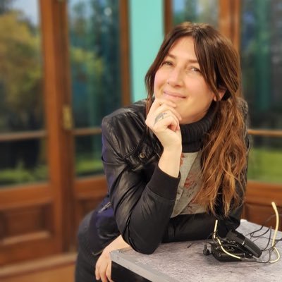 analauramazzei's profile picture. Mi trabajo es producir televisión. Sí a observar de donde parten los diferentes puntos de vista para entender. Fundamentalista del respeto no de la tolerancia.