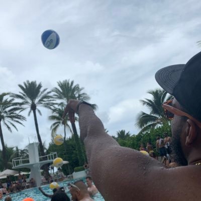 Home of the🩸3.14 Ωues. Team iPhone📲 Terrible Towel Owner. techie_. SG'z™. QreamKing ... All Around SmartyPants! 🤠 Twitch/YT: W1LD5TYL3 :: RTs ≠ endorsements