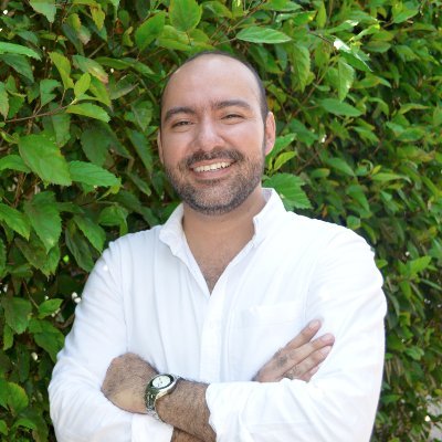 Ingeniero Civil // Ciencias Políticas //