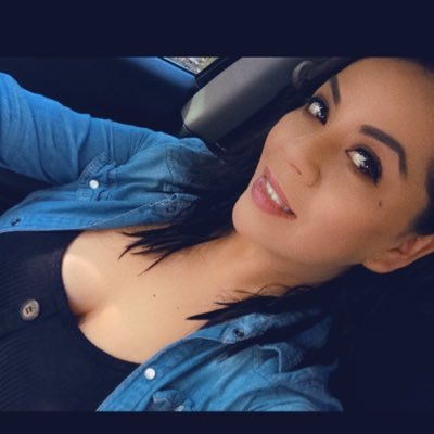 vanessa89222963's profile picture. Girls put up with bullshit Women move on 😎❤️