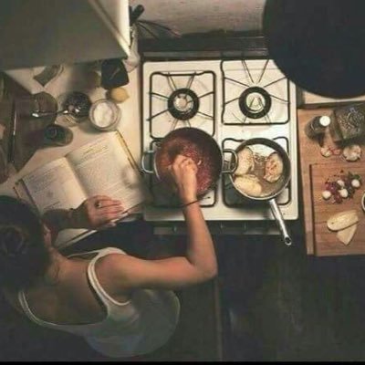 denasarri's profile picture. Physics ♥️ changed my mind.