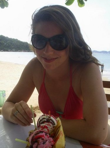 CoSchwo's profile picture. &lt;3 dancing, music, English, cinema, cocktails ;-)