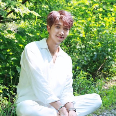 子育て中の大人ARMYです❗️ Twitterは見る専門です⭐️無言フォローすみません😖 RMペンです💜💜💜