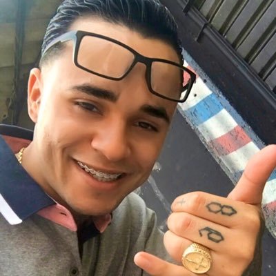 um dia eu vou morrer mais tive minha conquista de ver no espelho o homem que nunca fugiu da guerra R$ {..} LEAL&INTENSO 💭