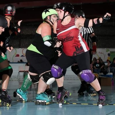 Skater with Diamond State Roller Derby. They/Them. Just a giant nerd. (Profile photo by David Dyte!)
