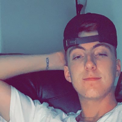 bakes_lil's profile picture. Twitch affiliate! Iplay Call of Duty so if you want to come stop by the stream and show some support