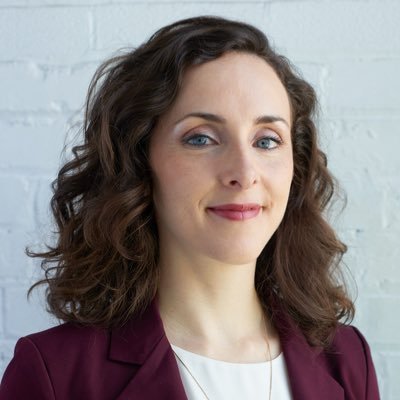 Employment lawyer; musician and music lover/ Avocate en droit de l’emploi et du travail; musicienne et amatrice de la musique