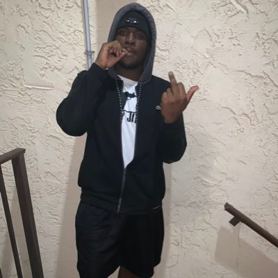 Follow me on ig @mr.phat1k Ots4L💜