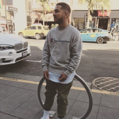 passthetums's profile picture. chicken wing connoisseur