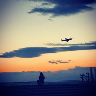 車、バイク、飛行機撮ってます📸 LIKES: cars, bikes, airplanes, photos :)