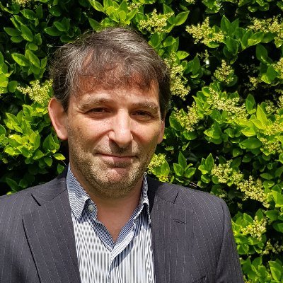 adrianroizm's profile picture. Ingeniero.