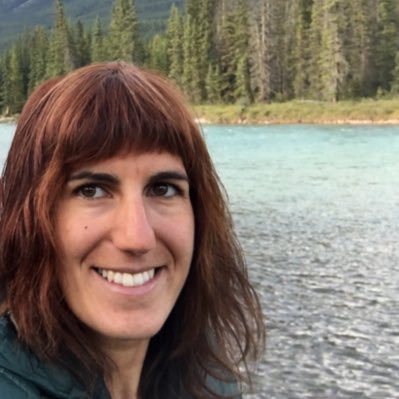 Apassionada per la muntanya. Professora de tecnologia i assessora tècnica docent al Departament d’Educació.