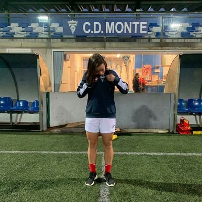 Futbolista profesional, amante al futbol!!! Venezolana 100%🇻🇪👊⚽
El tiempo de Dios es perfecto👐
Actualmente con el @CDmontefem🇪🇸