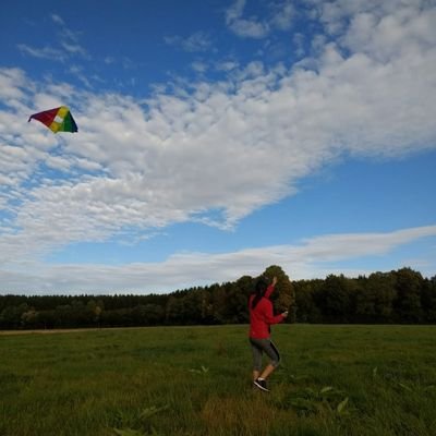 frausavile's profile picture. 🪬