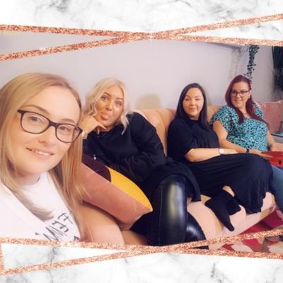 My name is Gráinne (Irish name) - friends call me G cause its easier to say & spell 😝

1/4 of the cabra girls from GoggleboxIreland 
Instagram: The Cabra Girls