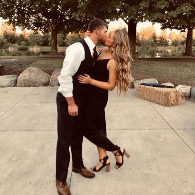 baylee_haas's profile picture. be happy. ☺️☀️ •Psalm 27:1• 3-21-16 👼🏼 bible believer. :-) wife ❤️