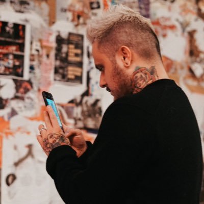 A whole ass husband and dad. Director of E-Commerce @TopDrawerMerch. Forever and always creating @shopify solutions for the music & entertainment industry.