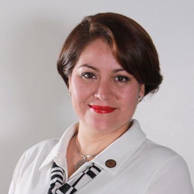 deventurac's profile picture. Arquitecta, urbanista y educadora. Esposa y madre de 3. Amo a Dios, amo mi Honduras y consideró mi trabajo en Educación Superior como mi misión.