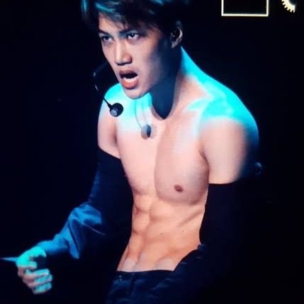 ocrp kim jongin exo's dance machine.
anak senja jarang sholat maghrib