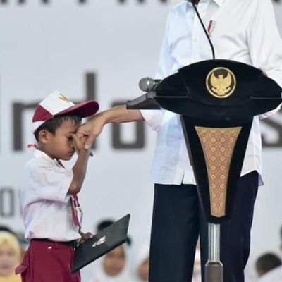 LareAngon11's profile picture. do not follow me