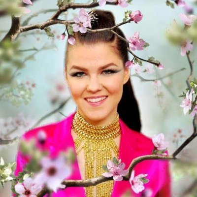 Supporting wonderful singer-songwriter Saara Aalto 😍