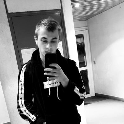 Une vie pas ouf ...
👻 snap: adri-1410
📷 insta: adri.vanp