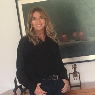 Mujer con sueños, que persigue ideales. Inquieta intelectualmente, que se desafía asi misma, amante de la vida y de la naturaleza.