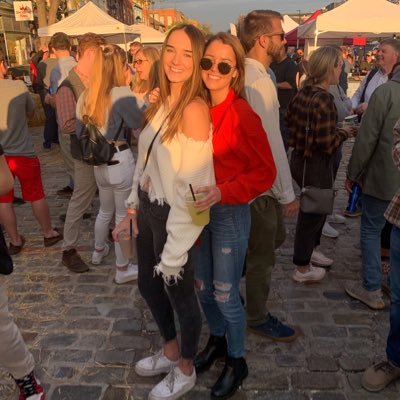 monicas3211's profile picture. 