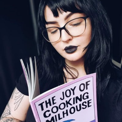 Sci-Fi Writer and Reader / Mental Health Advocate / Animal Lover / (she/her) / Stories in Every Day Fiction and Asymmetry
#WritingCommunity