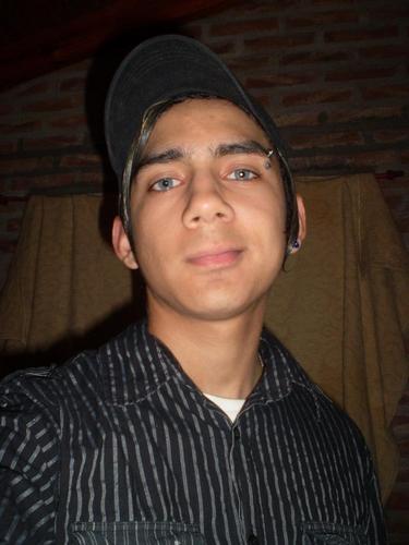 Hola Soy Maxy Morales Tengo 19 Años Y Soii De Villa GObernador Galvez Salta Fe Argentina.. Me Gusta La Cumbia y Soii MuCho De Joder =)