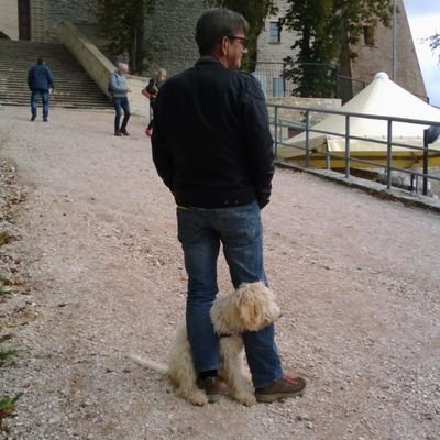 Trekking the continent with Ms J. & Signor Otto. Recycler, restorer, one man band, synths and MIDI geek 🎼🎹 🥾🐾🐾🇪🇺🌈☮️🚗🏞️